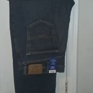 Men's Levi's medium wash jeans